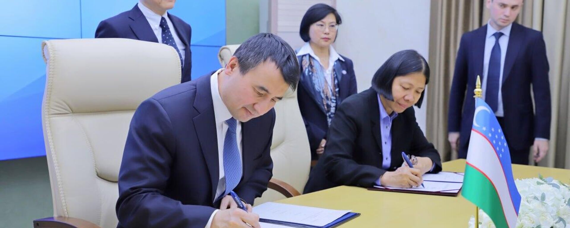 АБР выделит Узбекистану кредит в размере $100 млн - Sputnik Ўзбекистон, 1920, 18.11.2025