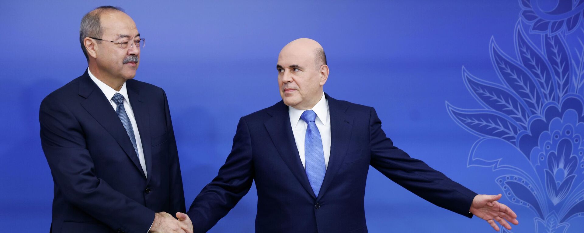  Председатель правительства РФ Михаил Мишустин и премьер-министр Узбекистана Абдулла Арипов (архивное фото) - Sputnik Ўзбекистон, 1920, 13.04.2026