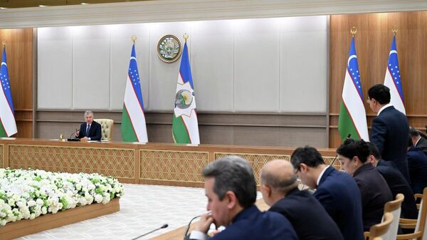 Под председательством Президента состоялось видеоселекторное совещание - Sputnik Ўзбекистон