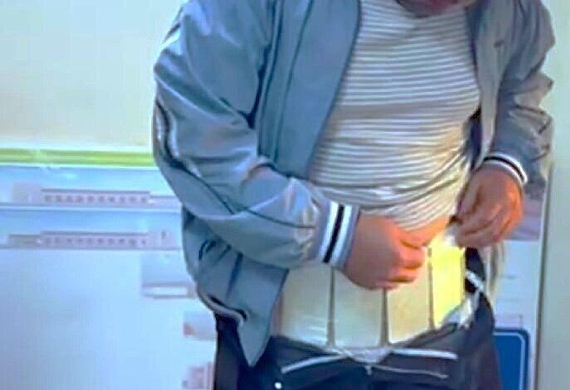 В Навоийской области таможенники задержали мужчину при попытке контрабанды 22 мобильных телефонов - Sputnik Узбекистан, 1920, 19.11.2025