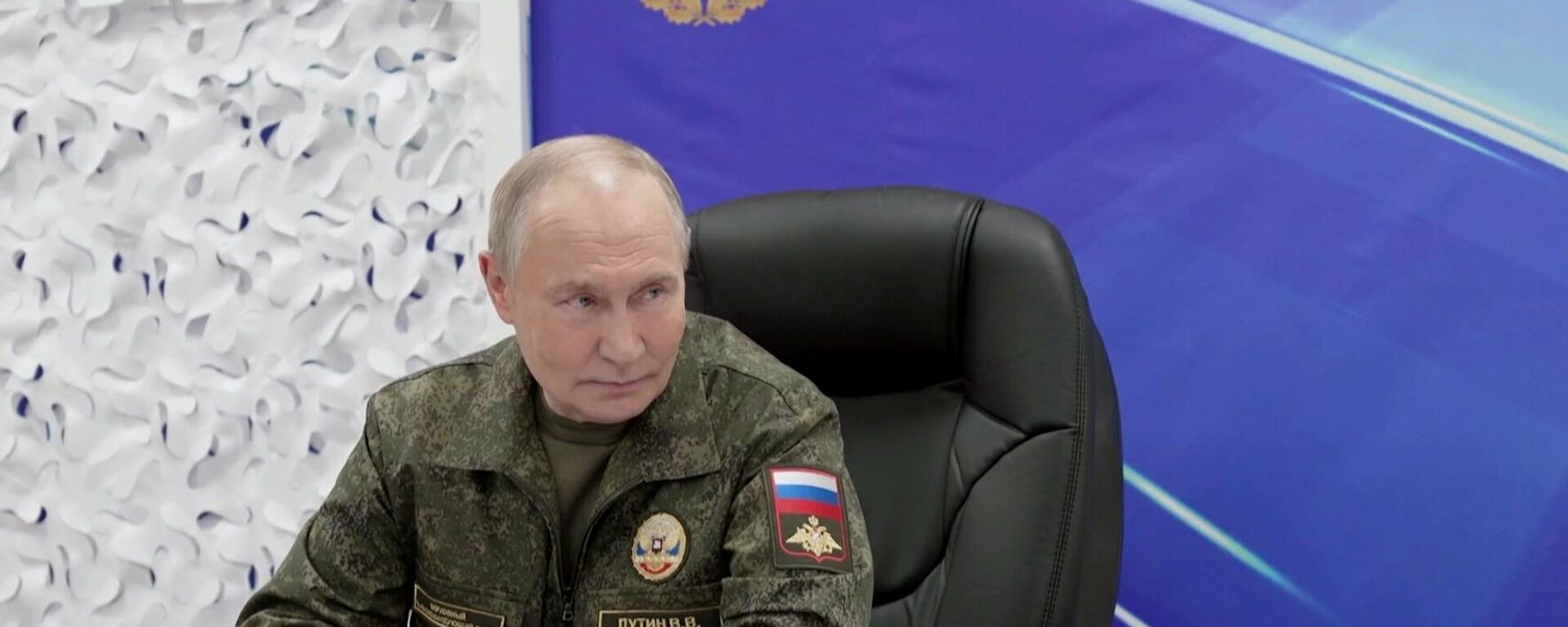 Президент Владимир Путин посетил командный пункт группировки Запад - Sputnik Ўзбекистон, 1920, 21.11.2025