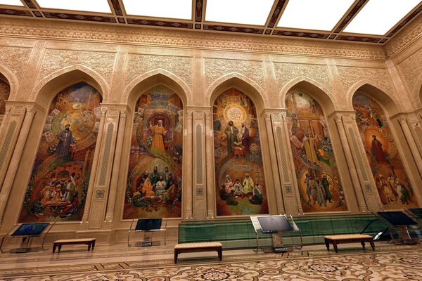 Зал, посвященный великим деятелям Центральной Азии - Sputnik Узбекистан