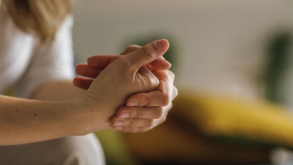 Хрустеть пальцами - Sputnik Узбекистан