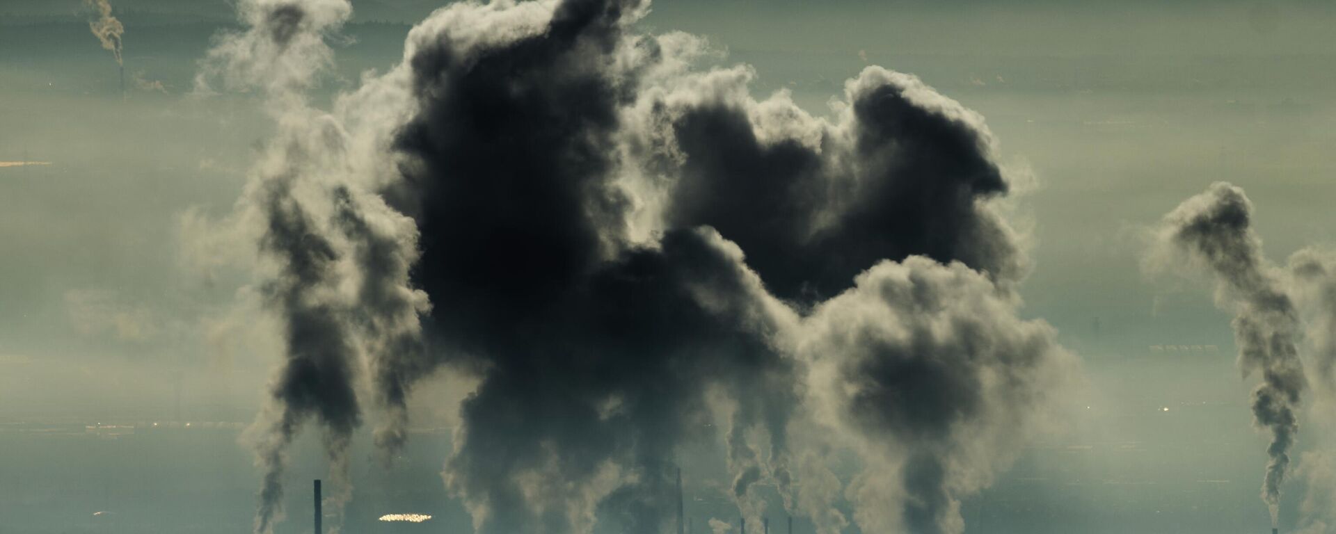 Chorniy zavodskoy dim - Sputnik O‘zbekiston, 1920, 27.01.2026