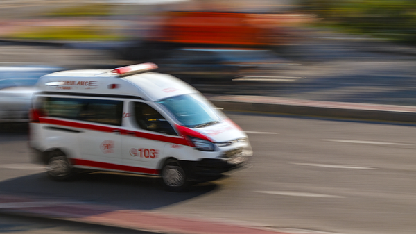 Скорая помощь несётся на вызов - Sputnik Ўзбекистон