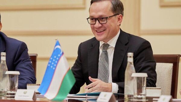 На должность советника-посланника – представителя администрации президента Республики Узбекистан в США назначен Комил Алламжонов - Sputnik Узбекистан