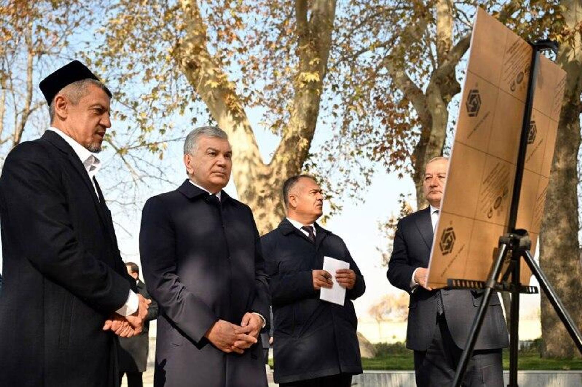 Мавзолей Махдума Азама после реконструкции сможет одновременно принимать 35 тыс Мавзолей Махдума Азама после реконструкции сможет одновременно принимать 35 тыс - Sputnik Узбекистан, 1920, 25.11.2025