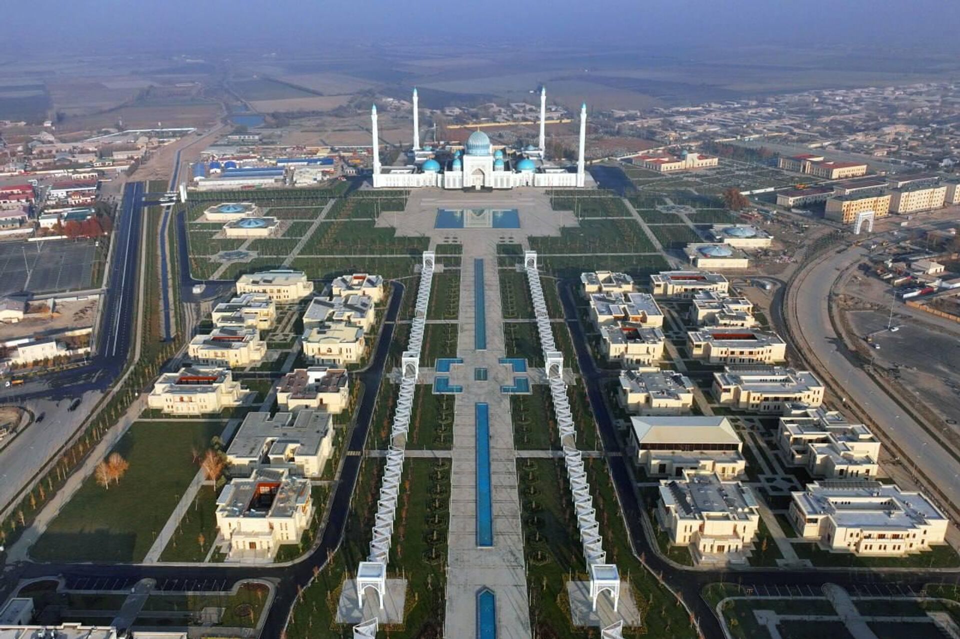 Шавкат Мирзиёев 25 ноября посетил Самаркандскую область Шавкат Мирзиёев 25 ноября посетил Самаркандскую область - Sputnik Узбекистан, 1920, 25.11.2025