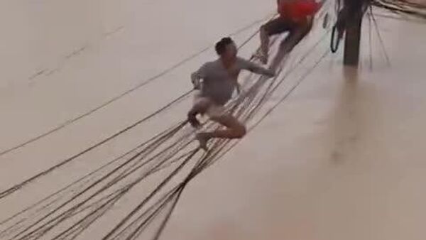 В Таиланде затопило город Хат Яй на юге страны - Sputnik Узбекистан