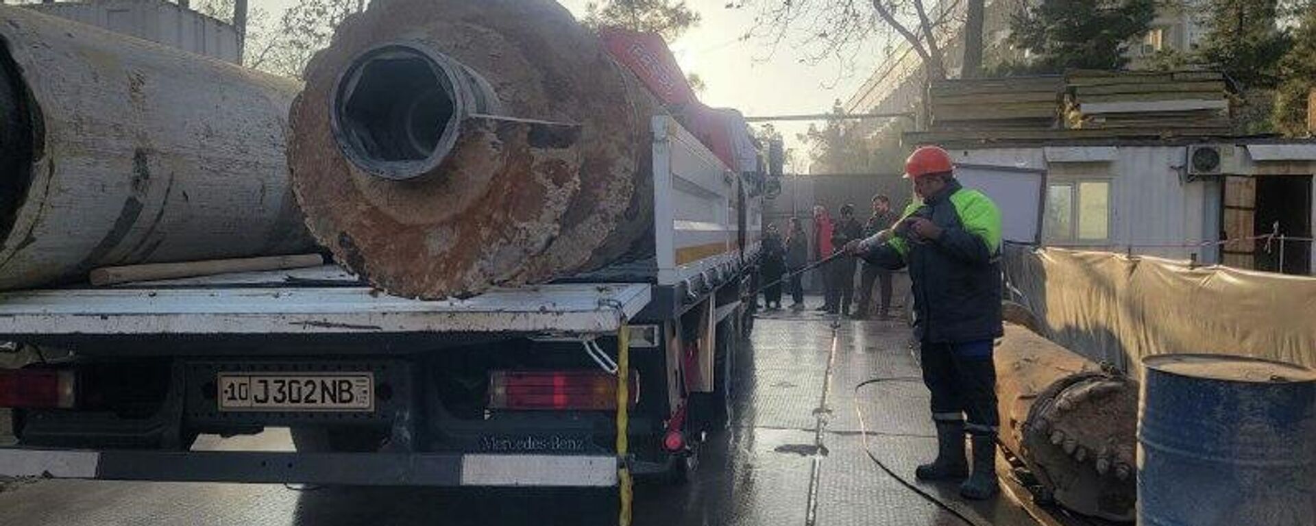 В Ташкенте за день приостановили работу 890 строительных объектов из-за плохого качества воздуха, сообщает столичный хокимият - Sputnik Узбекистан, 1920, 26.11.2025