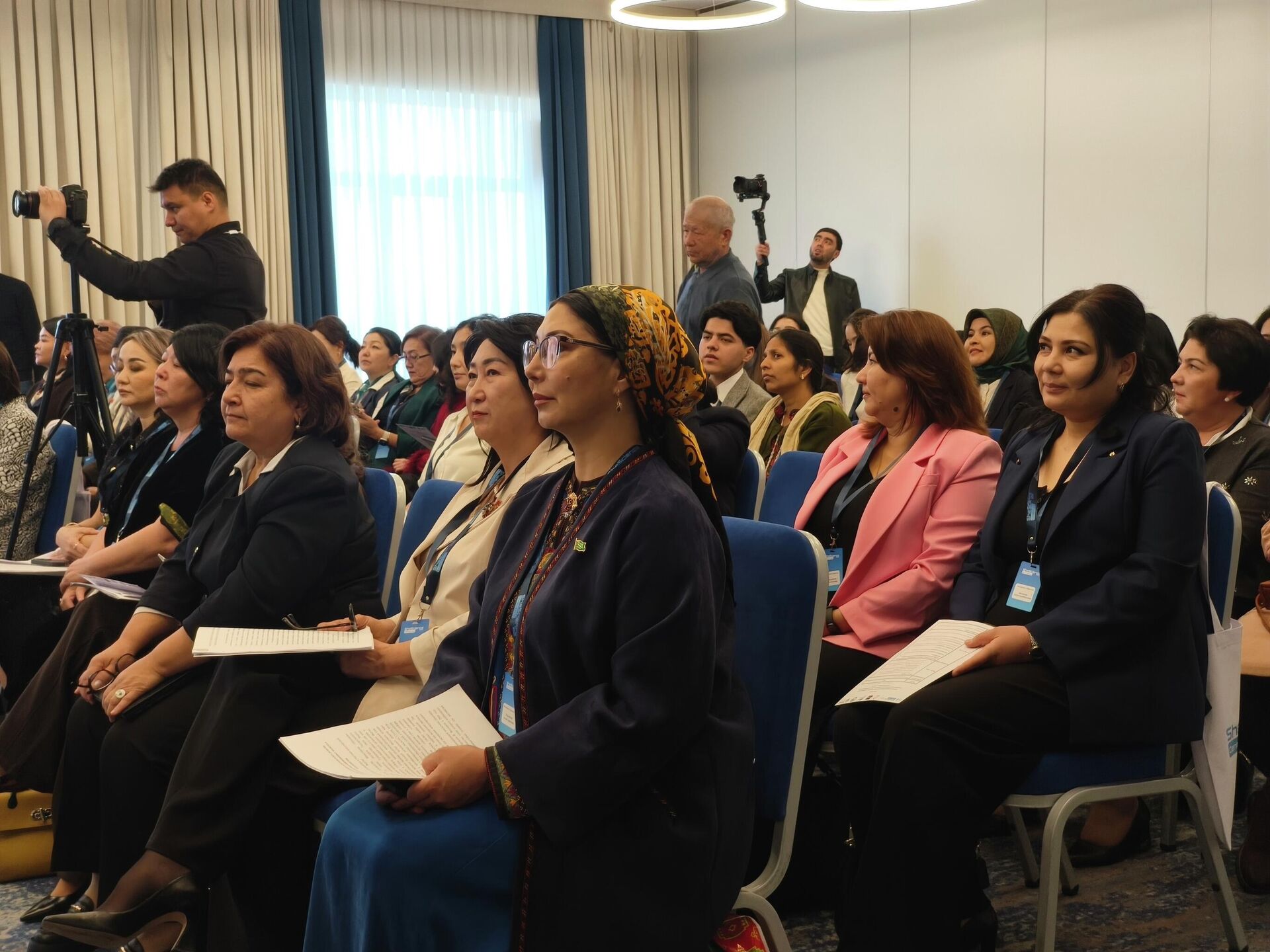 В Ташкенте стартовал первый Форум женщин-ученых стран Центральной Азии SheScience 2025 В Ташкенте стартовал первый Форум женщин-ученых стран Центральной Азии SheScience 2025 - Sputnik Узбекистан, 1920, 27.11.2025