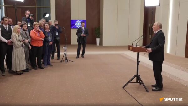 Путин: Красноармейск и Димитров полностью окружены - Sputnik Узбекистан