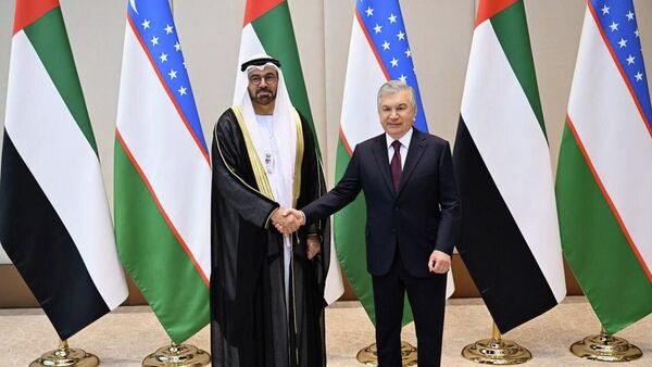 Шавкат Мирзиёев принял делегацию ОАЭ во главе с министром по делам правительства Мухаммадом бин Абдуллой аль-Гергави. - Sputnik Ўзбекистон