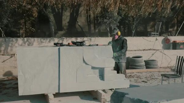 В Самарканде проходит IV Международный скульптурный симпозиум Самарканд – 2025. - Sputnik Узбекистан