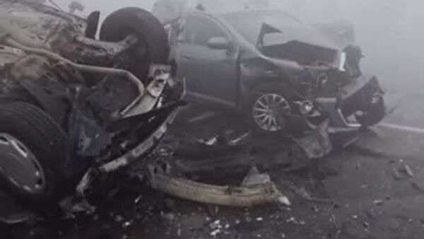 Из-за густого тумана в Фергане за один день произошло несколько ДТП - Sputnik Узбекистан