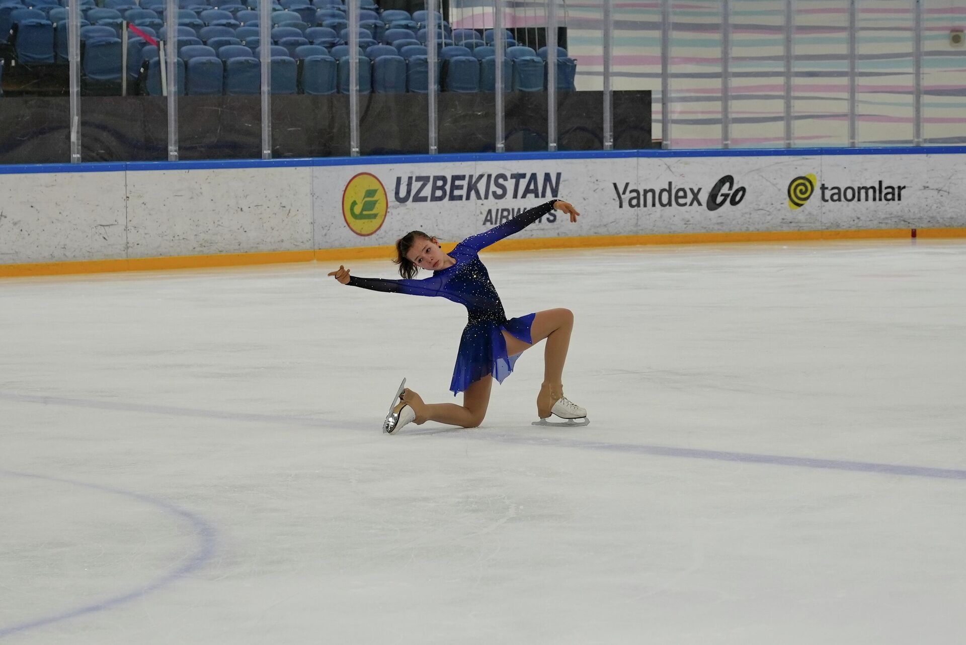В Ташкенте состоялись межклубные соревнования по фигурному катанию в рамках Кубка Узбекистана и проекта Global Skating Academy  - Sputnik Ўзбекистон, 1920, 30.11.2025