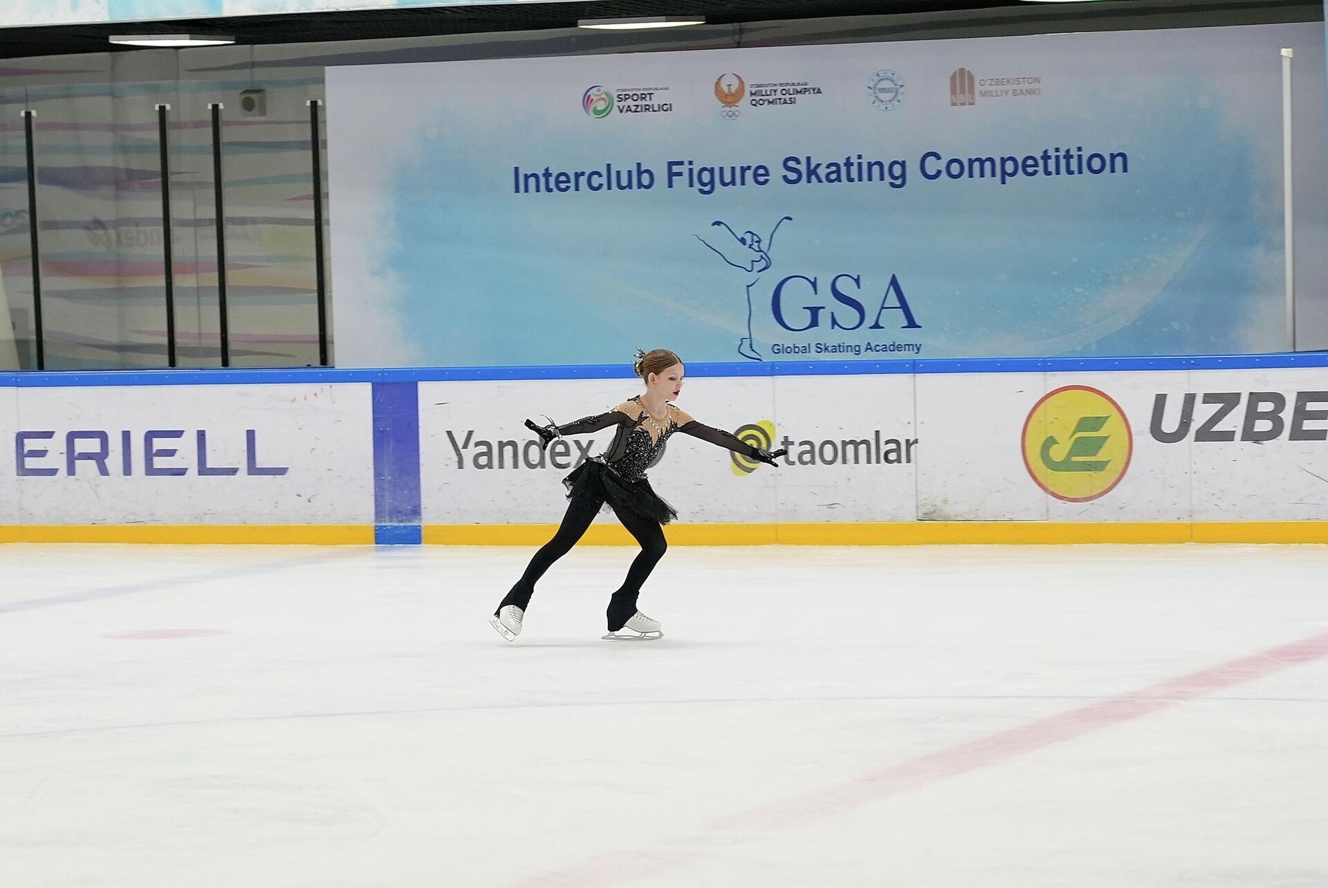 В Ташкенте состоялись межклубные соревнования по фигурному катанию - Sputnik Ўзбекистон, 1920, 30.11.2025