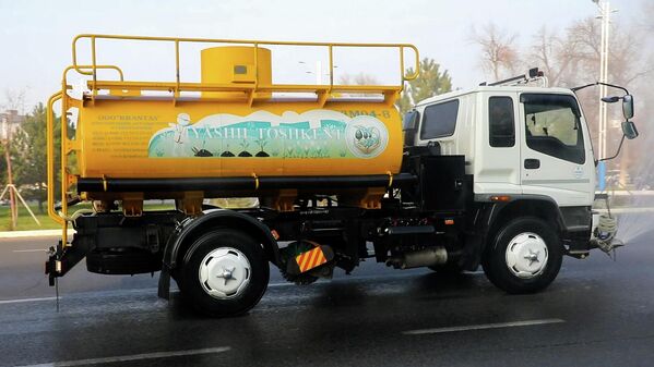 Суғориш ва кўча намлантириш техникаси - Sputnik Ўзбекистон