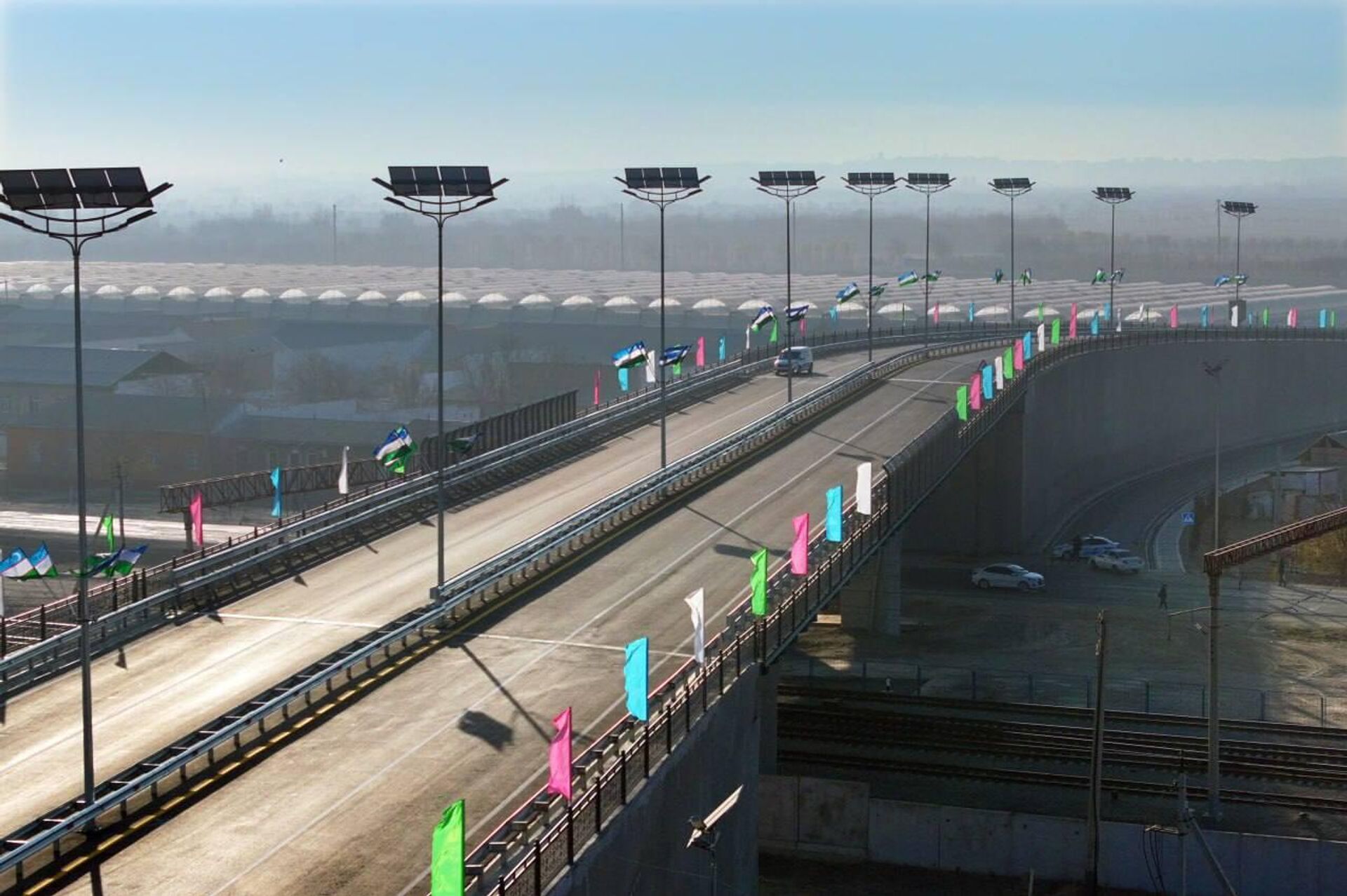 Президент Шавкат Мирзиёев прибыл с рабочей поездкой в Джизакскую область - Sputnik Ўзбекистон, 1920, 02.12.2025