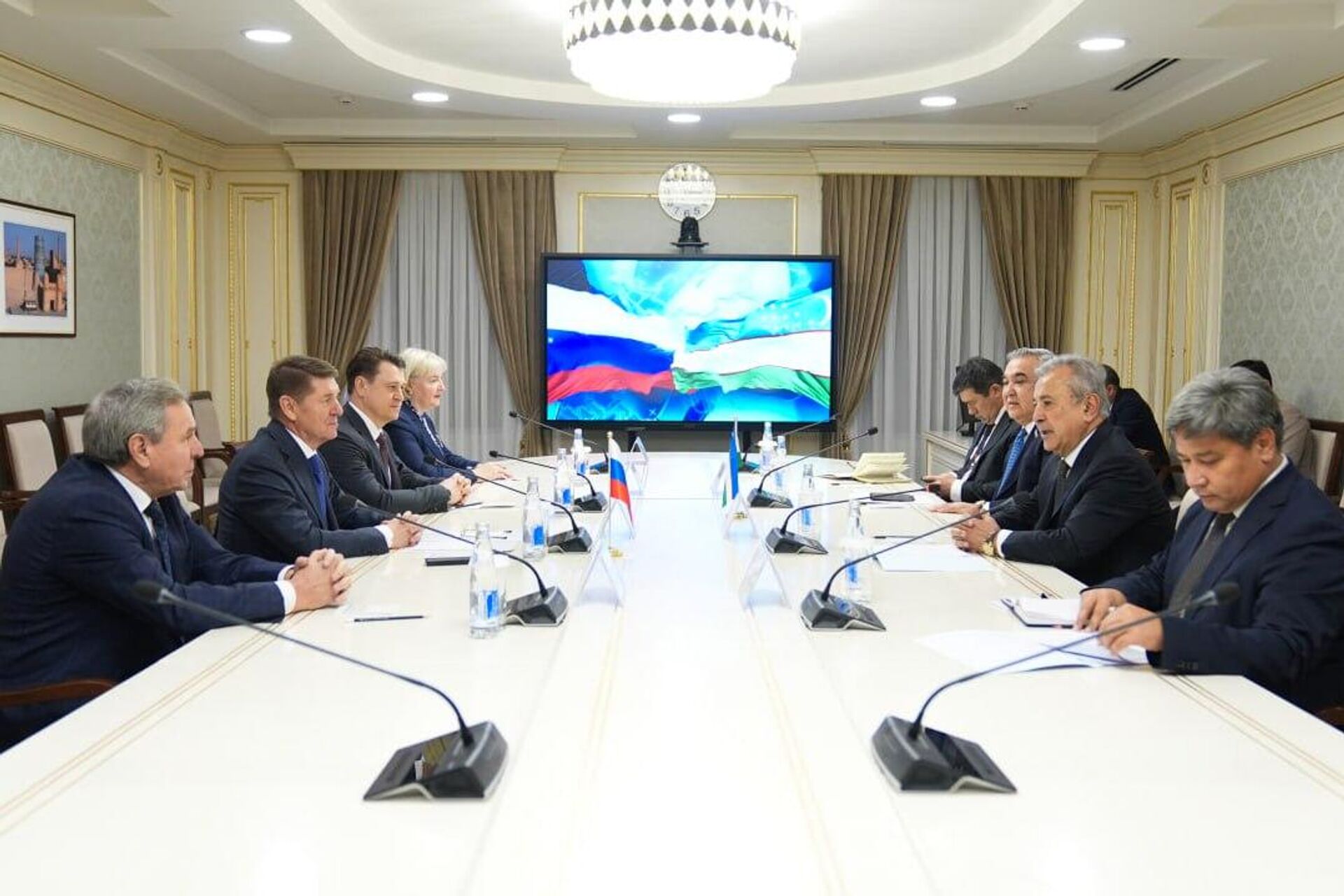 В Сенате Олий Мажлиса обсудили вопросы сотрудничества с Советом Федерации Федерального Собрания России В Сенате Олий Мажлиса обсудили вопросы сотрудничества с Советом Федерации Федерального Собрания России - Sputnik Узбекистан, 1920, 02.12.2025