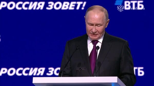 За последние годы финансовый сектор РФ сумел серьезно перенастроить свою работу – Путин - Sputnik Узбекистан