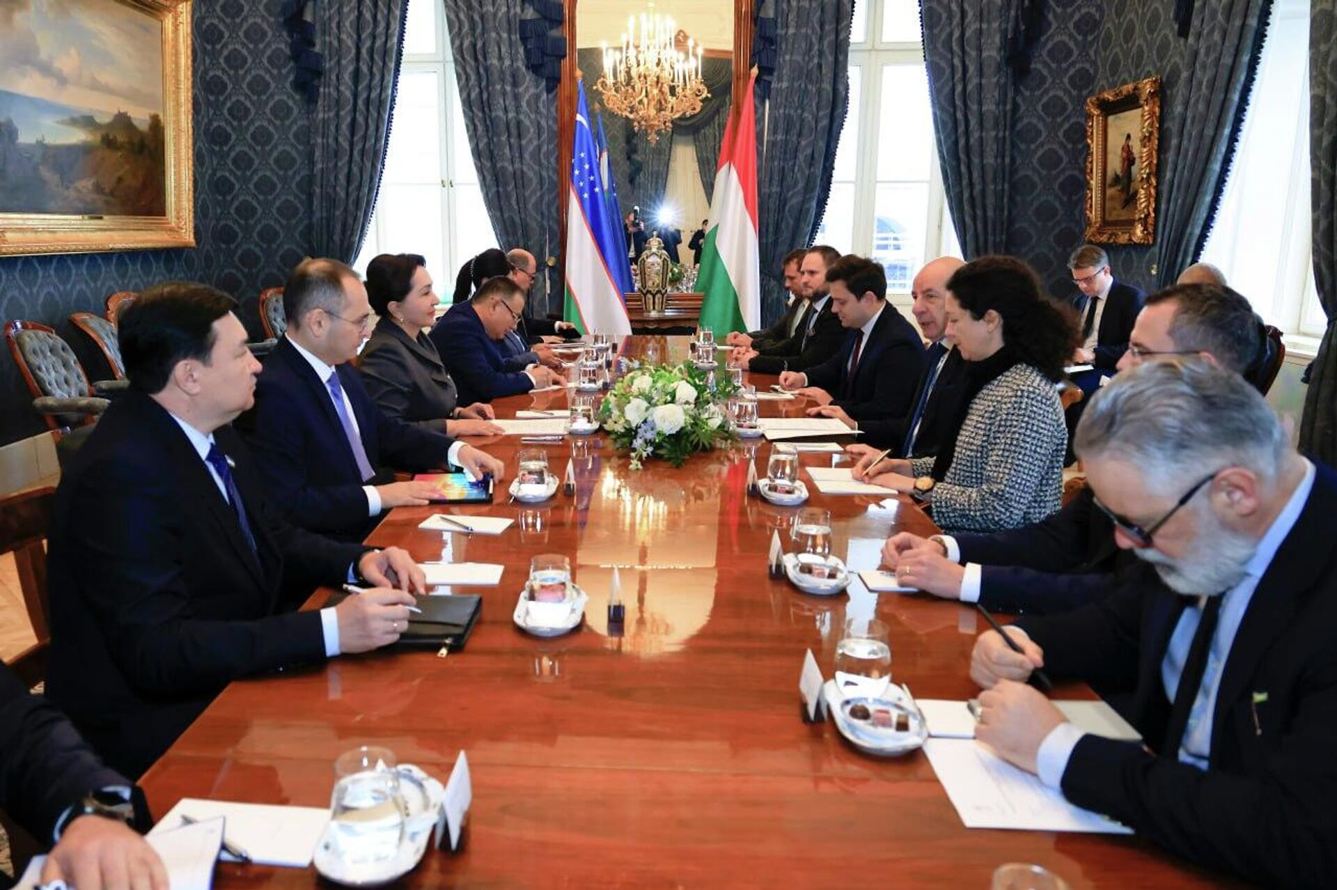 Состоялась встреча Председателя Сената Олий Мажлиса с Президентом Венгрии
 - Sputnik Узбекистан, 1920, 03.12.2025