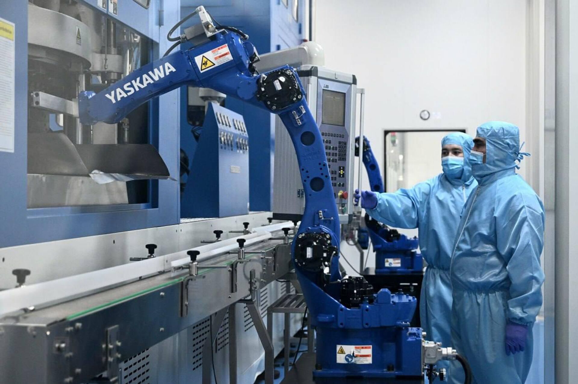 Президент начал свою поездку Сырдарью Президент начал свою поездку Сырдарью - Sputnik Узбекистан, 1920, 04.12.2025