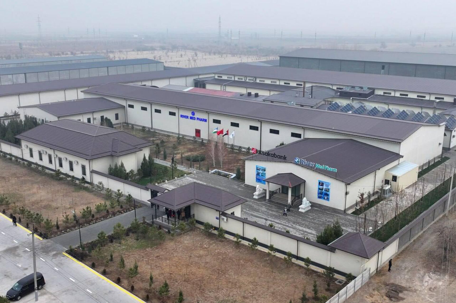 Президент начал свою поездку Сырдарью Президент начал свою поездку Сырдарью - Sputnik Узбекистан, 1920, 04.12.2025