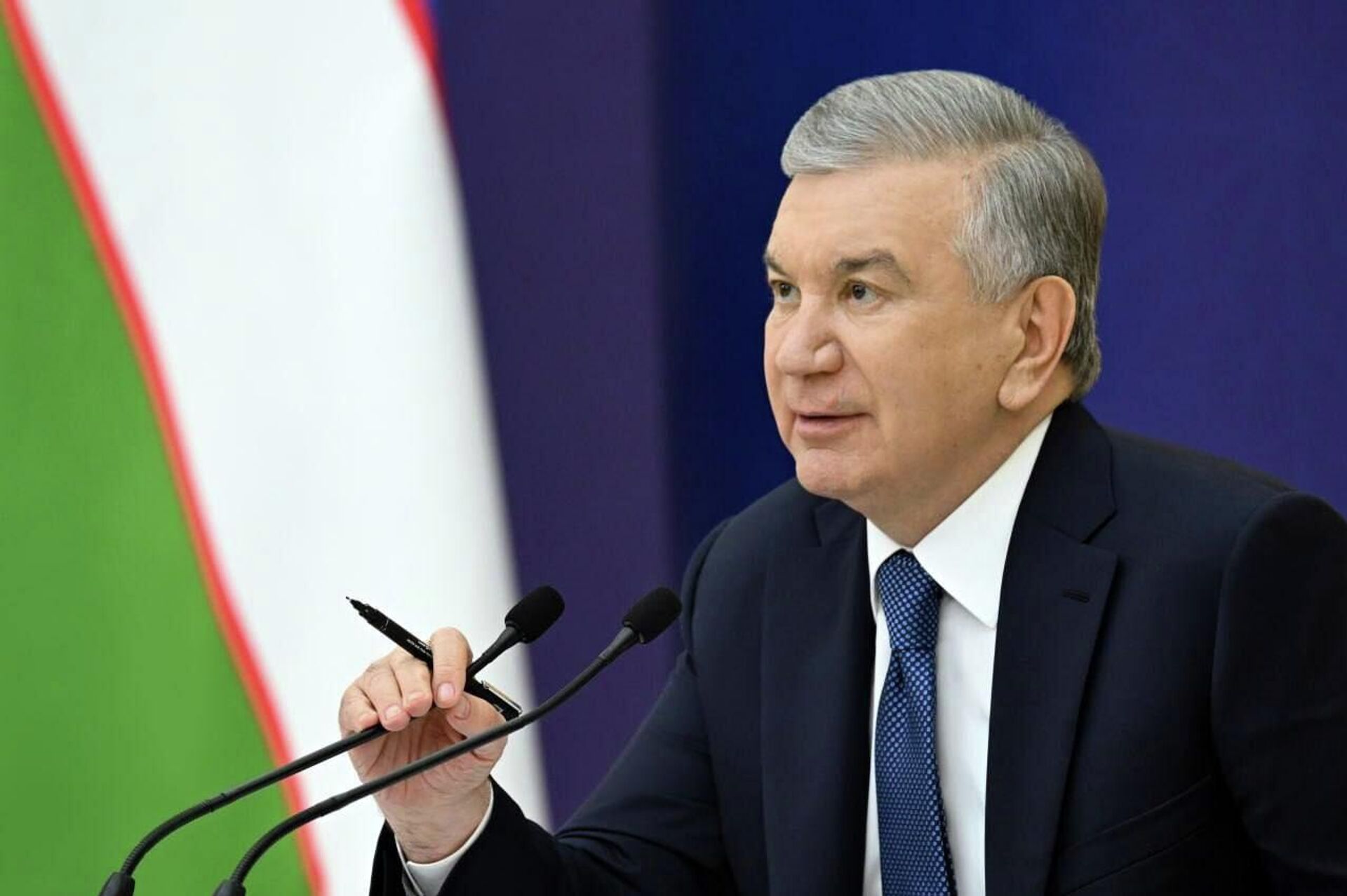 Состоялась внеочередная сессия Кенгаша народных депутатов Сырдарьинской области Состоялась внеочередная сессия Кенгаша народных депутатов Сырдарьинской области - Sputnik Узбекистан, 1920, 05.12.2025