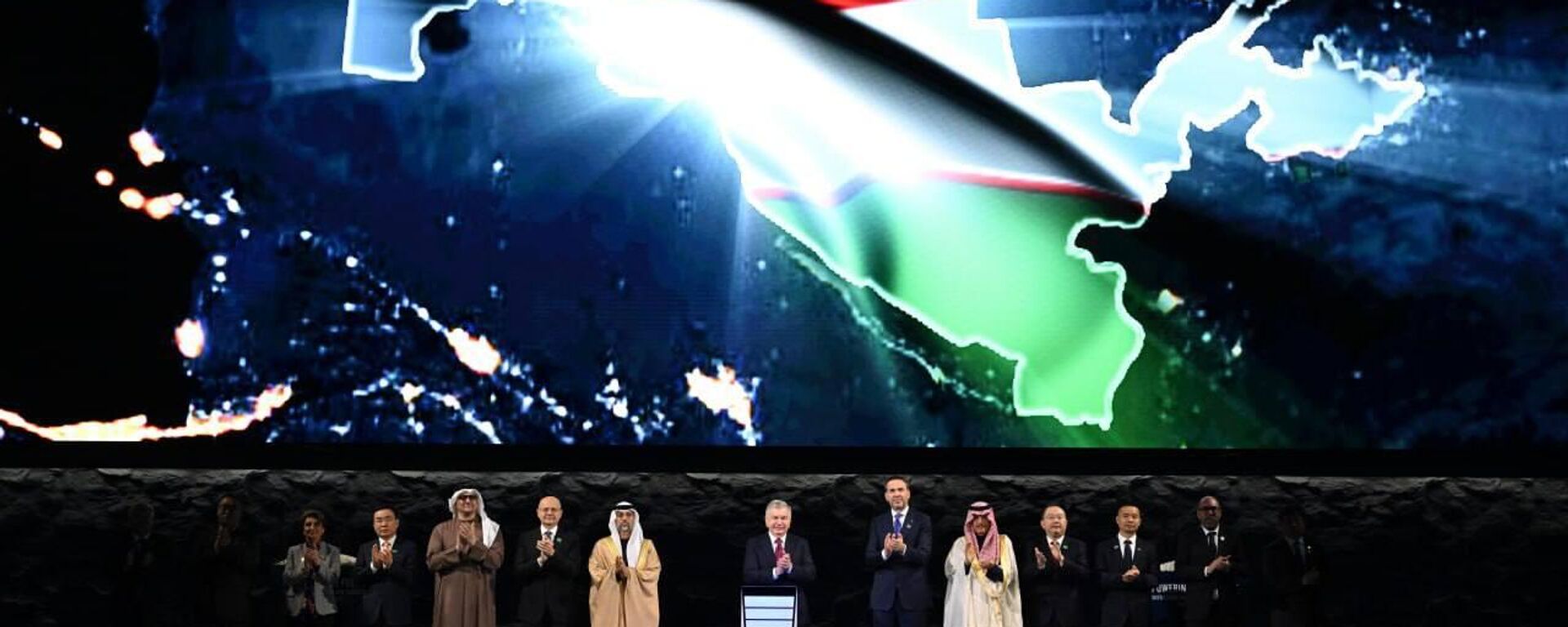 Запуск новых мощностей и началу строительства очередных объектов энергетики - Sputnik Узбекистан, 1920, 05.12.2025