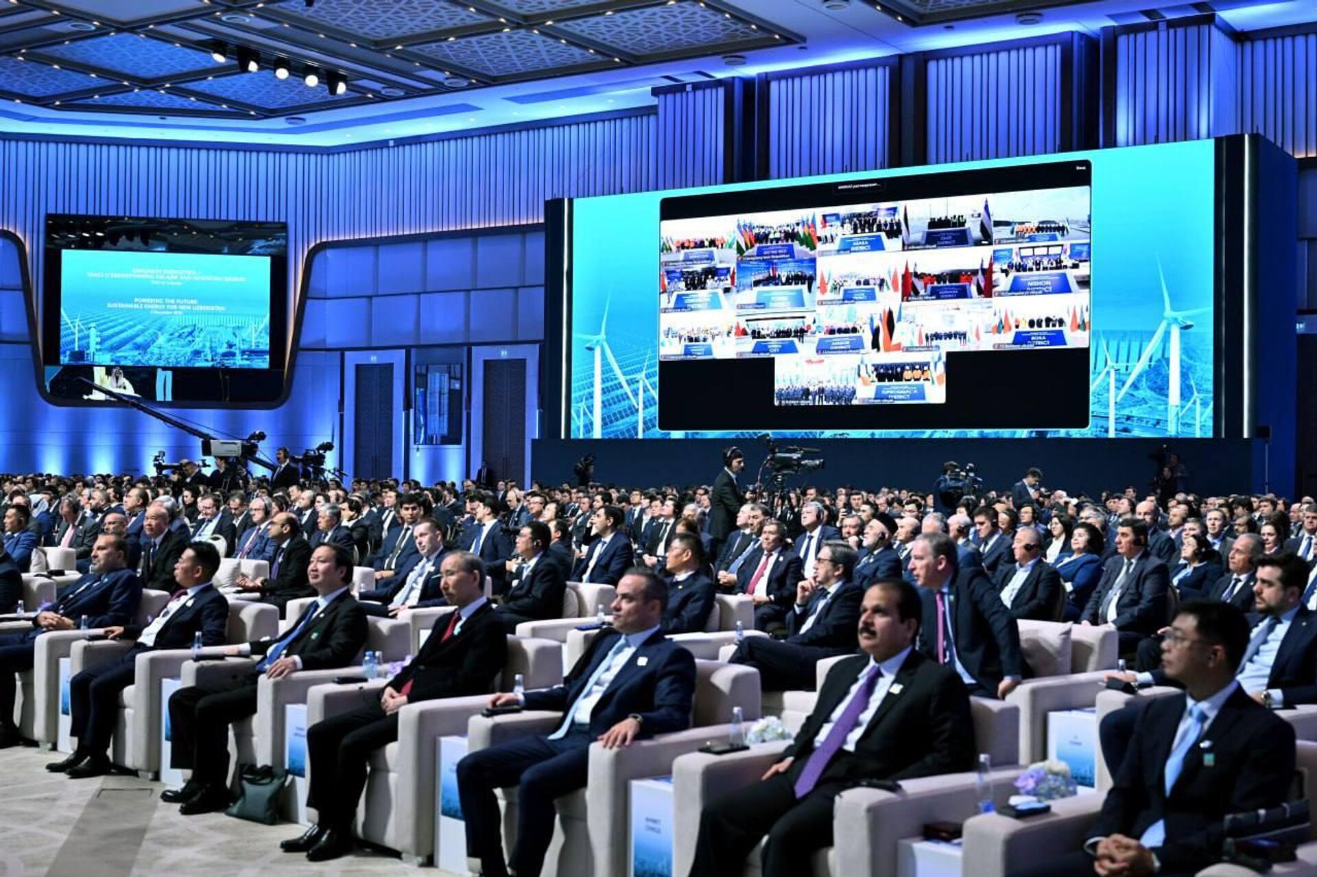 Запуск новых мощностей и началу строительства очередных объектов энергетики - Sputnik Узбекистан, 1920, 05.12.2025