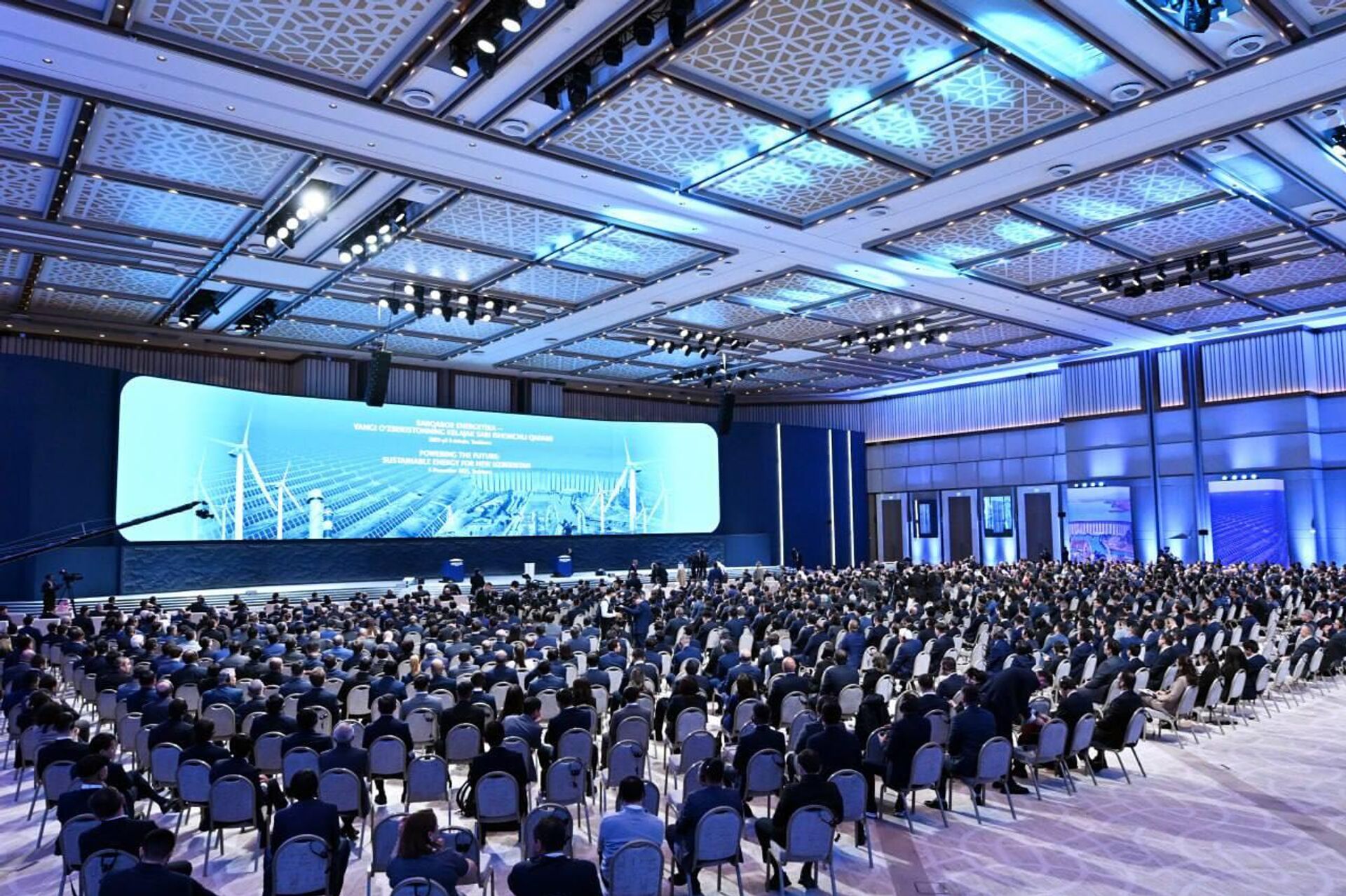 Запуск новых мощностей и началу строительства очередных объектов энергетики - Sputnik Узбекистан, 1920, 05.12.2025