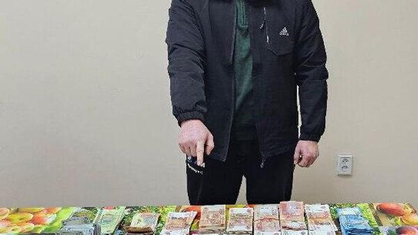 🟠🟠В Узбекистане правоохранители пресекли вывоз из страны почти 1 млрд сумов в иностранной валюте - Sputnik Узбекистан
