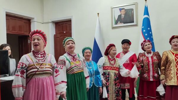Ташкентский ансамбль Калинушка воссоздал забытый русский свадебный обряд - Sputnik Узбекистан