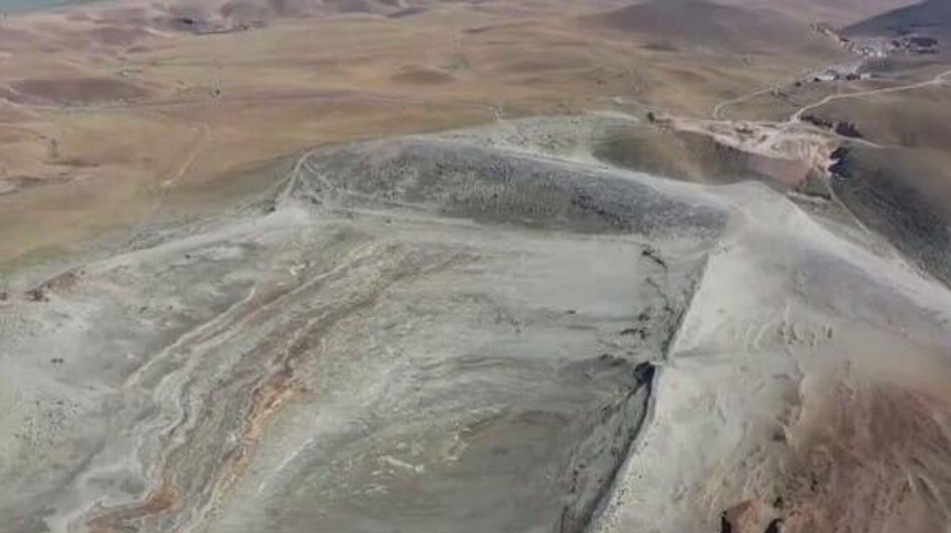 В Джизакской области готовится к запуску проект на руднике с запасами 2,5 млн тонн вольфрама В Джизакской области готовится к запуску проект на руднике с запасами 2,5 млн тонн вольфрама - Sputnik Узбекистан, 1920, 08.12.2025