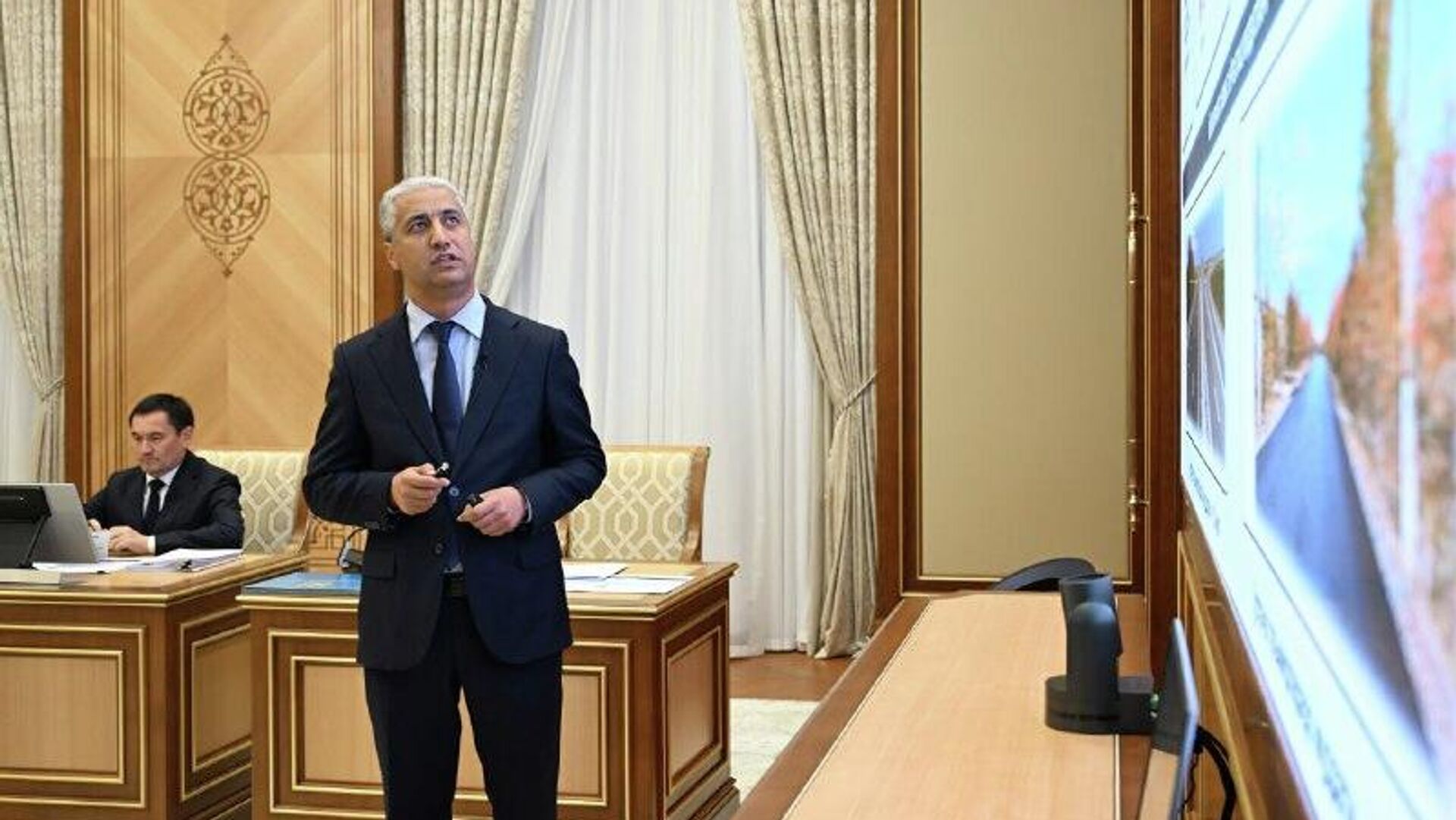 В Узбекистане в ближайшие годы построят и отремонтируют 21 тыс В Узбекистане в ближайшие годы построят и отремонтируют 21 тыс - Sputnik Узбекистан, 1920, 09.12.2025