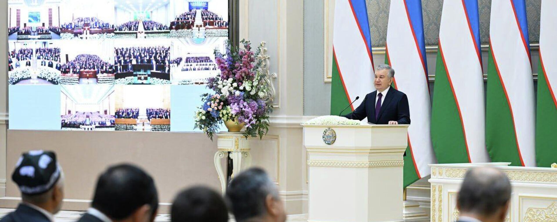 Шавкат Мирзиёев провёл встречу с работниками сельского хозяйства - Sputnik Ўзбекистон, 1920, 10.12.2025