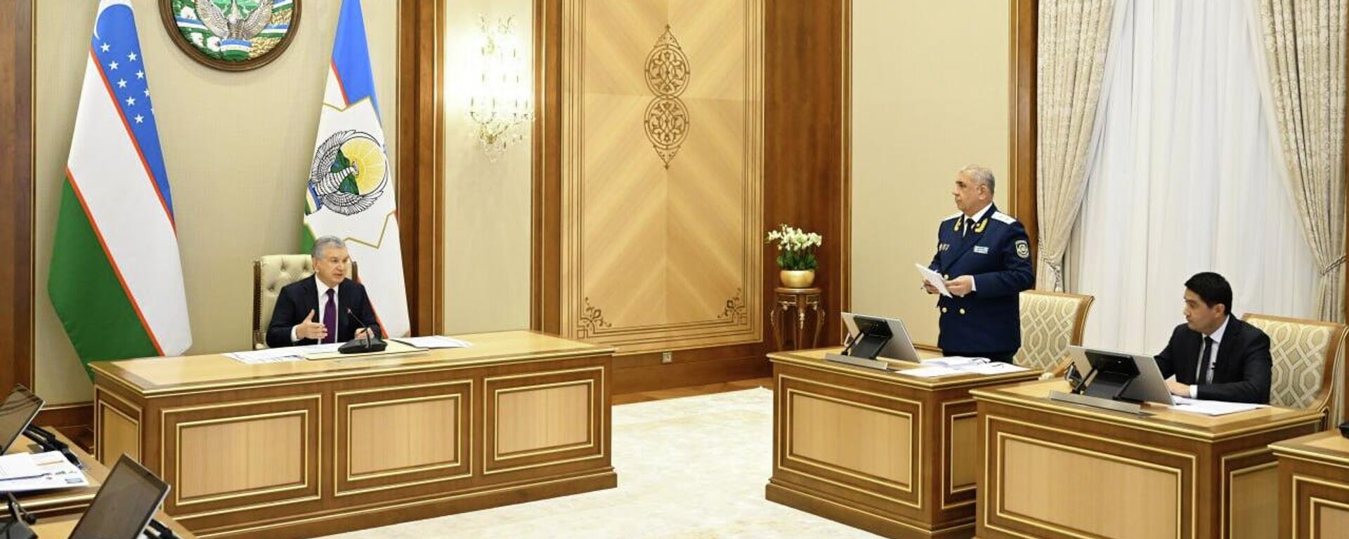 Президент Шавкат Мирзиёев ознакомился с презентацией о проводимой работе и дальнейших планах по борьбе с коррупцией Президент Шавкат Мирзиёев ознакомился с презентацией о проводимой работе и дальнейших планах по борьбе с коррупцией - Sputnik Ўзбекистон, 1920, 11.12.2025