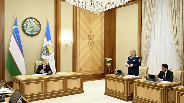 Президент Шавкат Мирзиёев ознакомился с презентацией о проводимой работе и дальнейших планах по борьбе с коррупцией - Sputnik Ўзбекистон