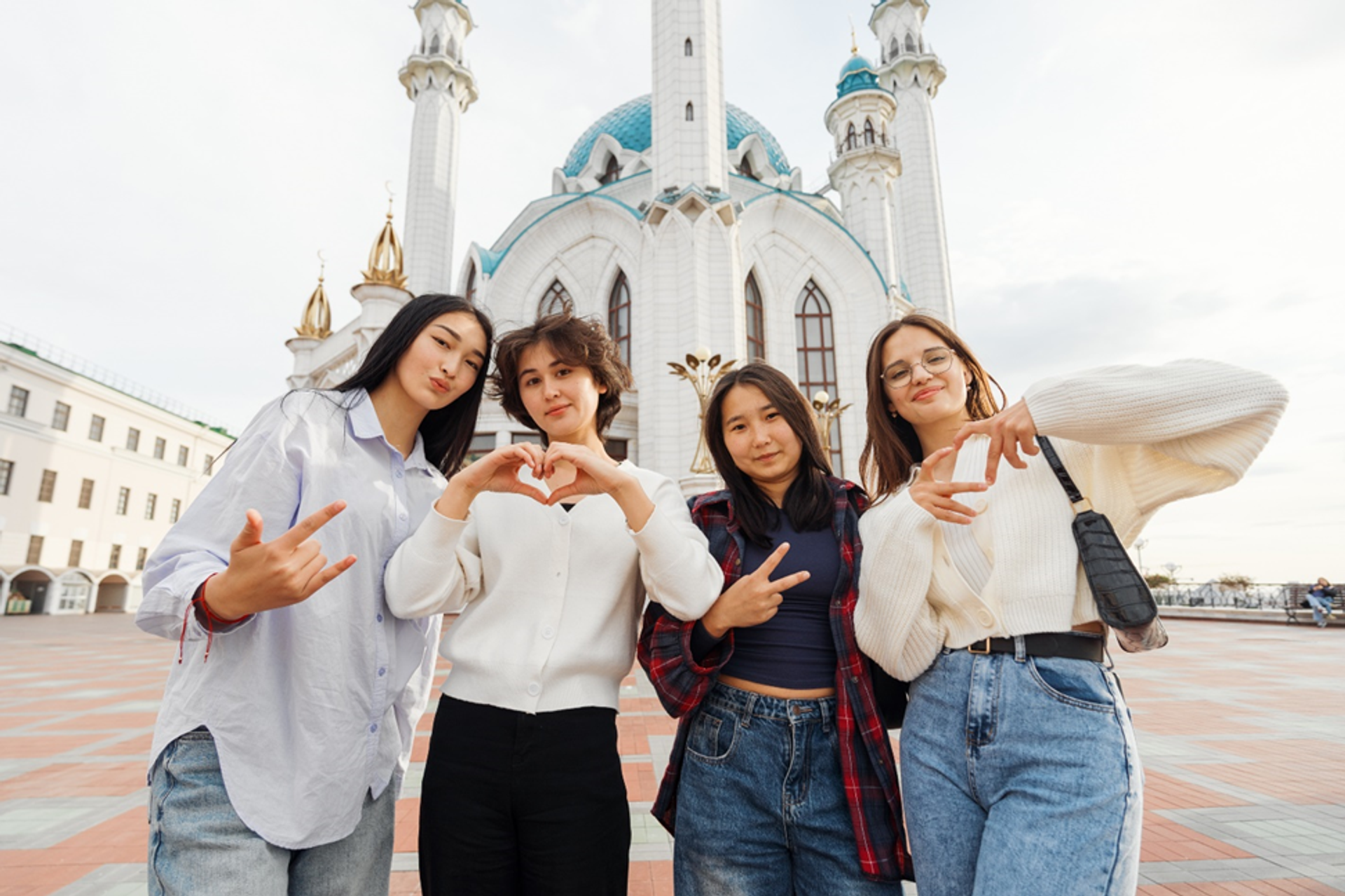 Россиянинг “Алабуга Старт” дастури меҳнат миграциясини қандай қилиб икки томон учун ҳам ривожланиш омилига айлантирмоқда Россиянинг “Алабуга Старт” дастури меҳнат миграциясини қандай қилиб икки томон учун ҳам ривожланиш омилига айлантирмоқда - Sputnik Ўзбекистон, 1920, 11.12.2025