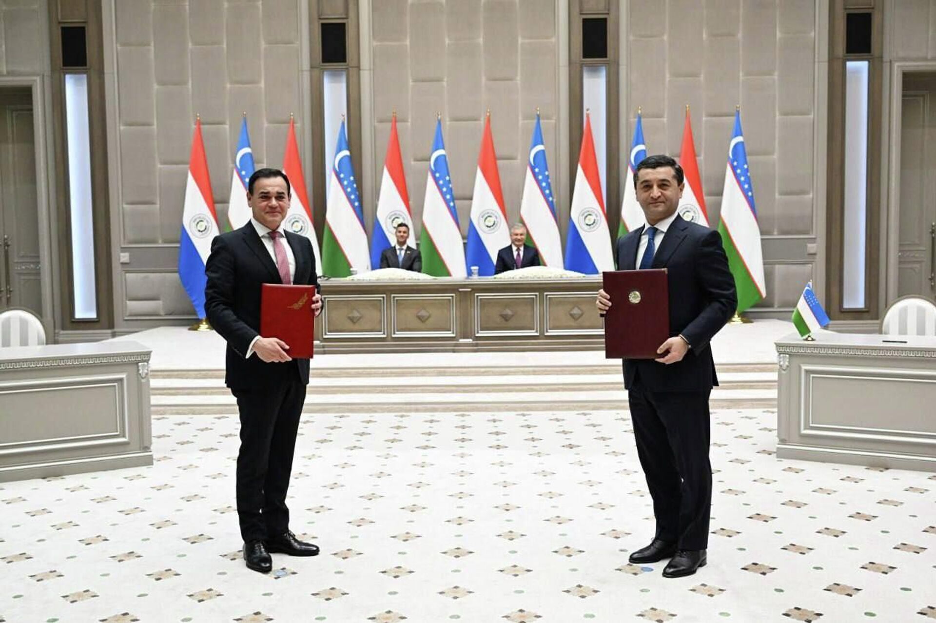 Состоялась церемония подписания двусторонних документов между Узбеистаном и Парагваем. - Sputnik Узбекистан, 1920, 11.12.2025