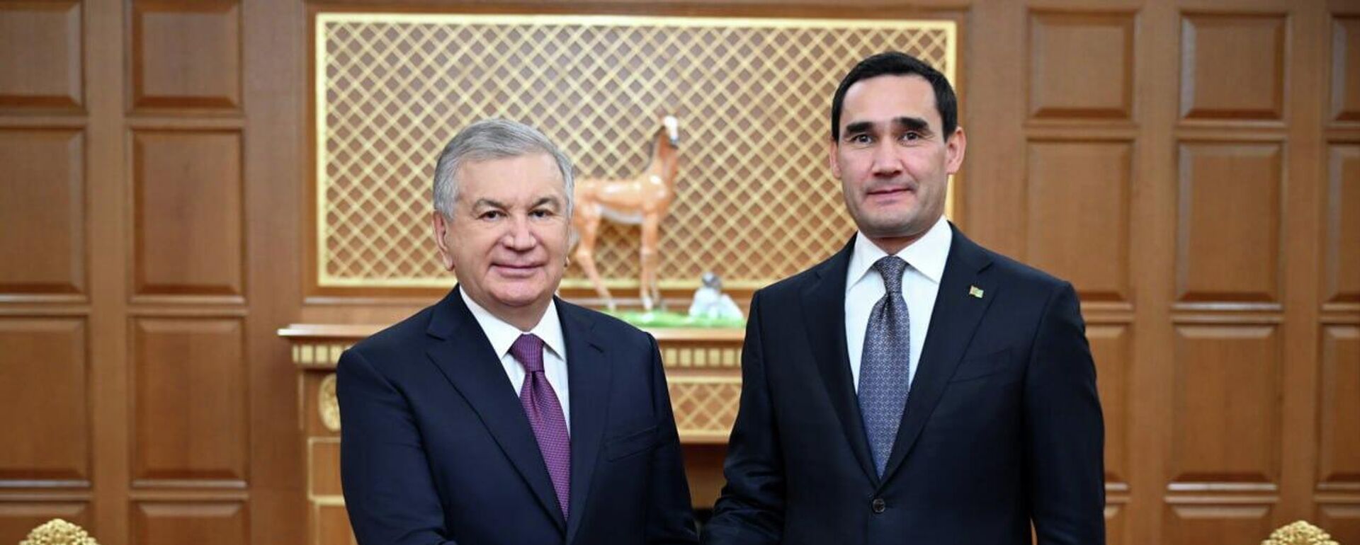 Shavkat Mirziyoyev provel v gorode Ashxabade vstrechu s Prezidentom Turkmenistana Serdarom Berdimuxamedovim. - Sputnik O‘zbekiston, 1920, 12.12.2025