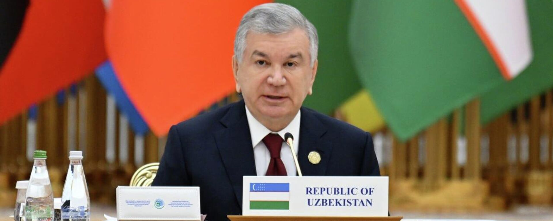 Президент Узбекистана Шавкат Мирзиёев на Международном форуме мира и доверия в Ашхабаде. - Sputnik Узбекистан, 1920, 12.12.2025