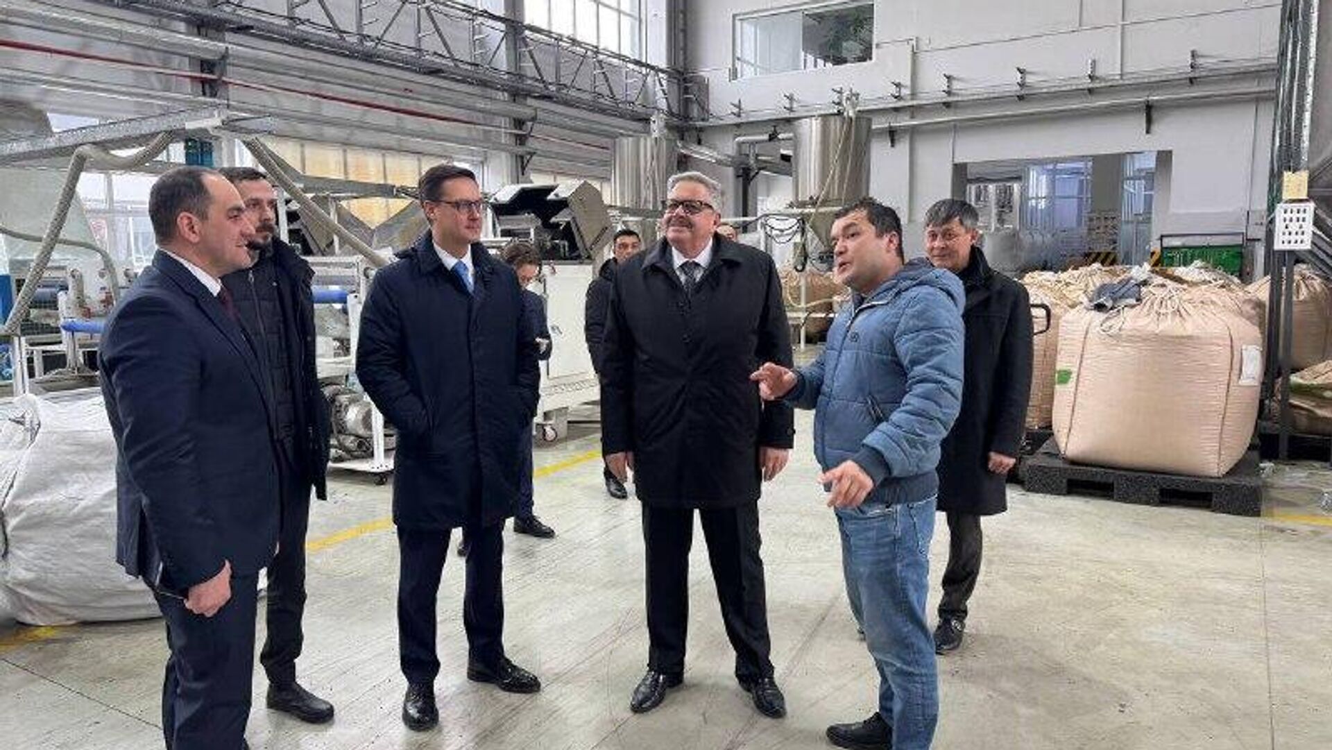 Посол России в Узбекистане посетил технопарк Чирчик - Sputnik Узбекистан, 1920, 13.12.2025