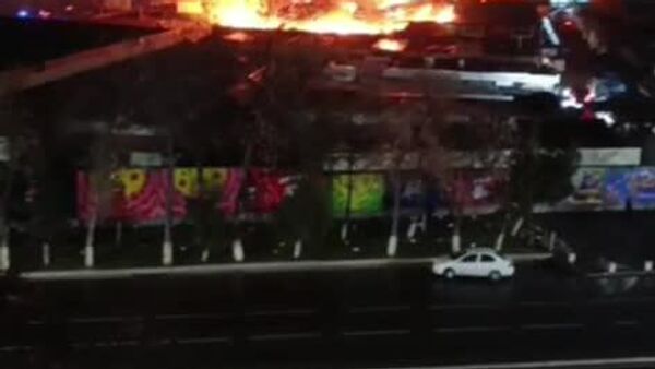 В Ташкенте произошел пожар на рынке Авиасозлар - Sputnik Узбекистан