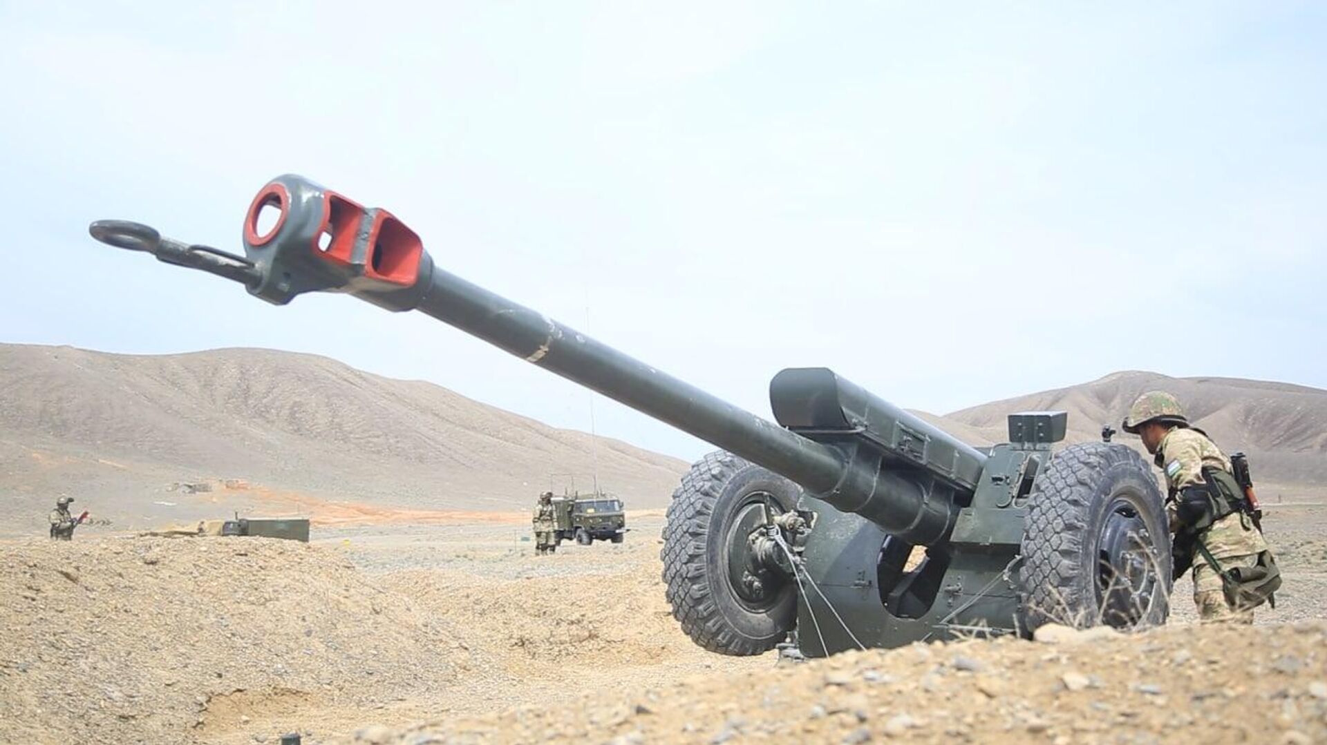 Учения на полигоне Шўрсув Учения на полигоне Шўрсув - Sputnik Ўзбекистон, 1920, 13.12.2025