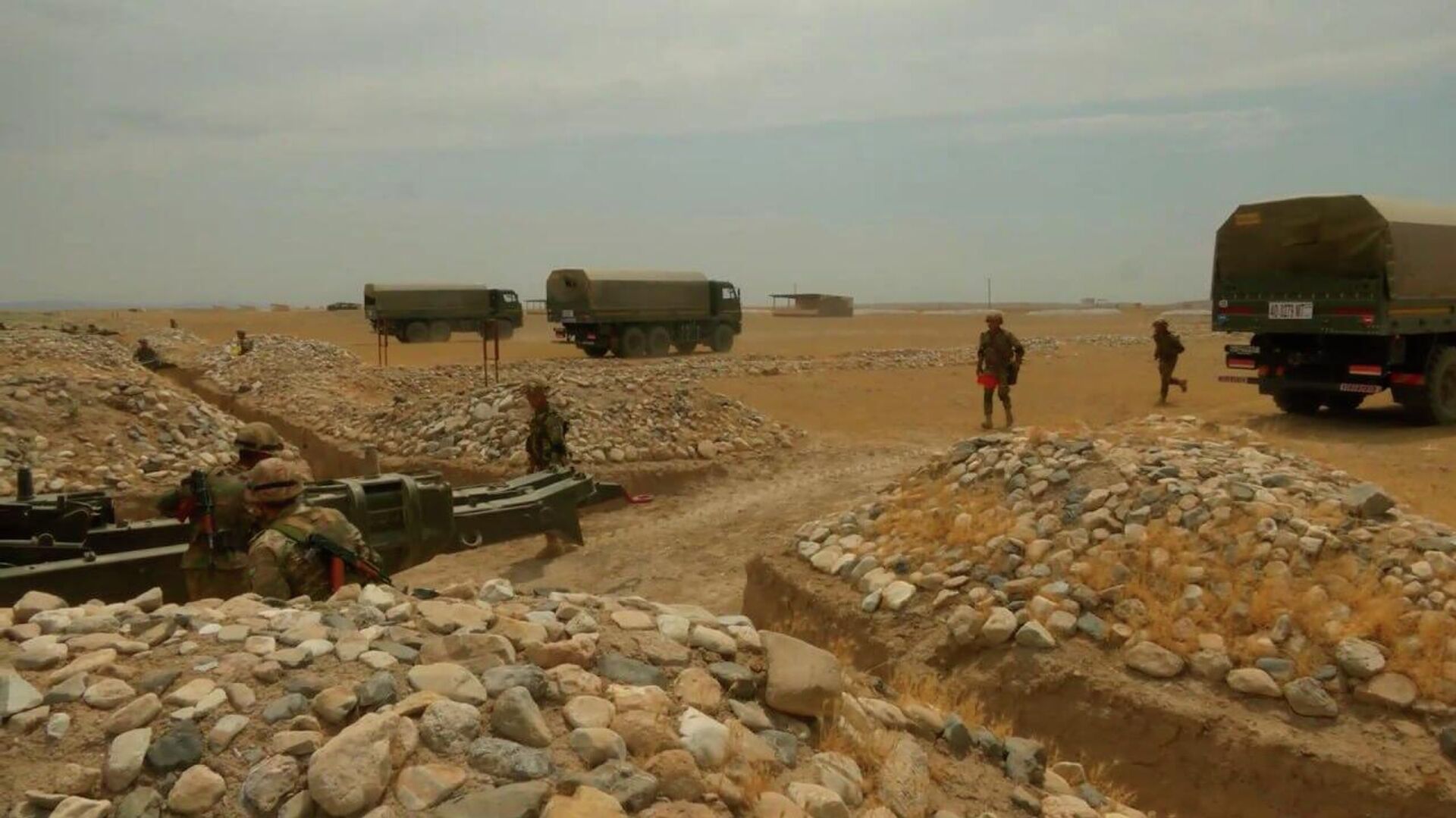 Учения на полигоне Шўрсув Учения на полигоне Шўрсув - Sputnik Ўзбекистон, 1920, 13.12.2025