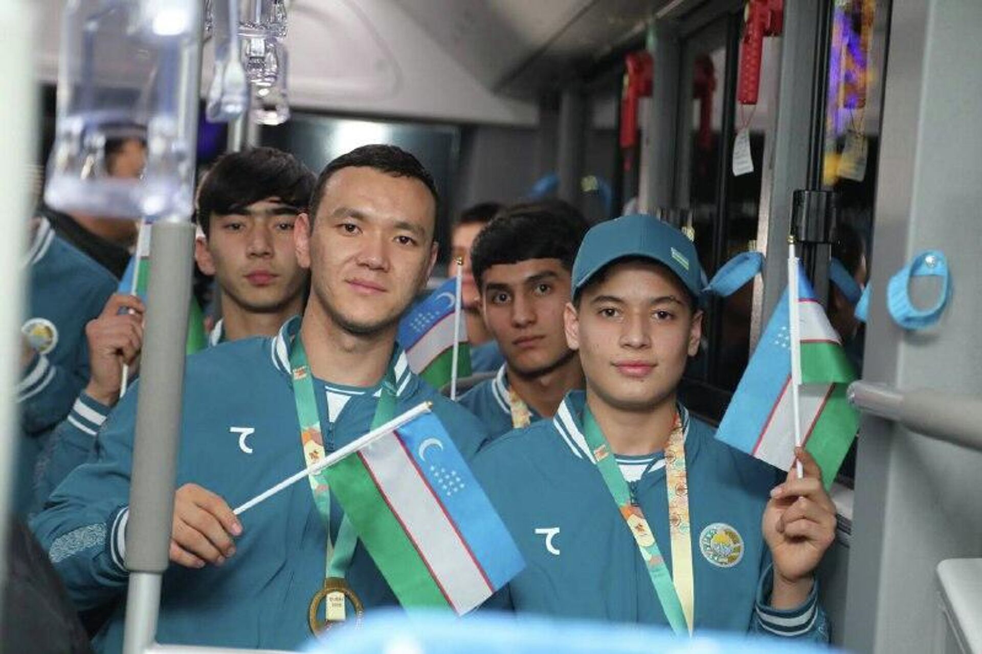🟠В Ташкенте торжественно встретили чемпионов Азиатских юношеских паралимпийских игр, прошедших в Дубае 🟠В Ташкенте торжественно встретили чемпионов Азиатских юношеских паралимпийских игр, прошедших в Дубае - Sputnik Узбекистан, 1920, 15.12.2025