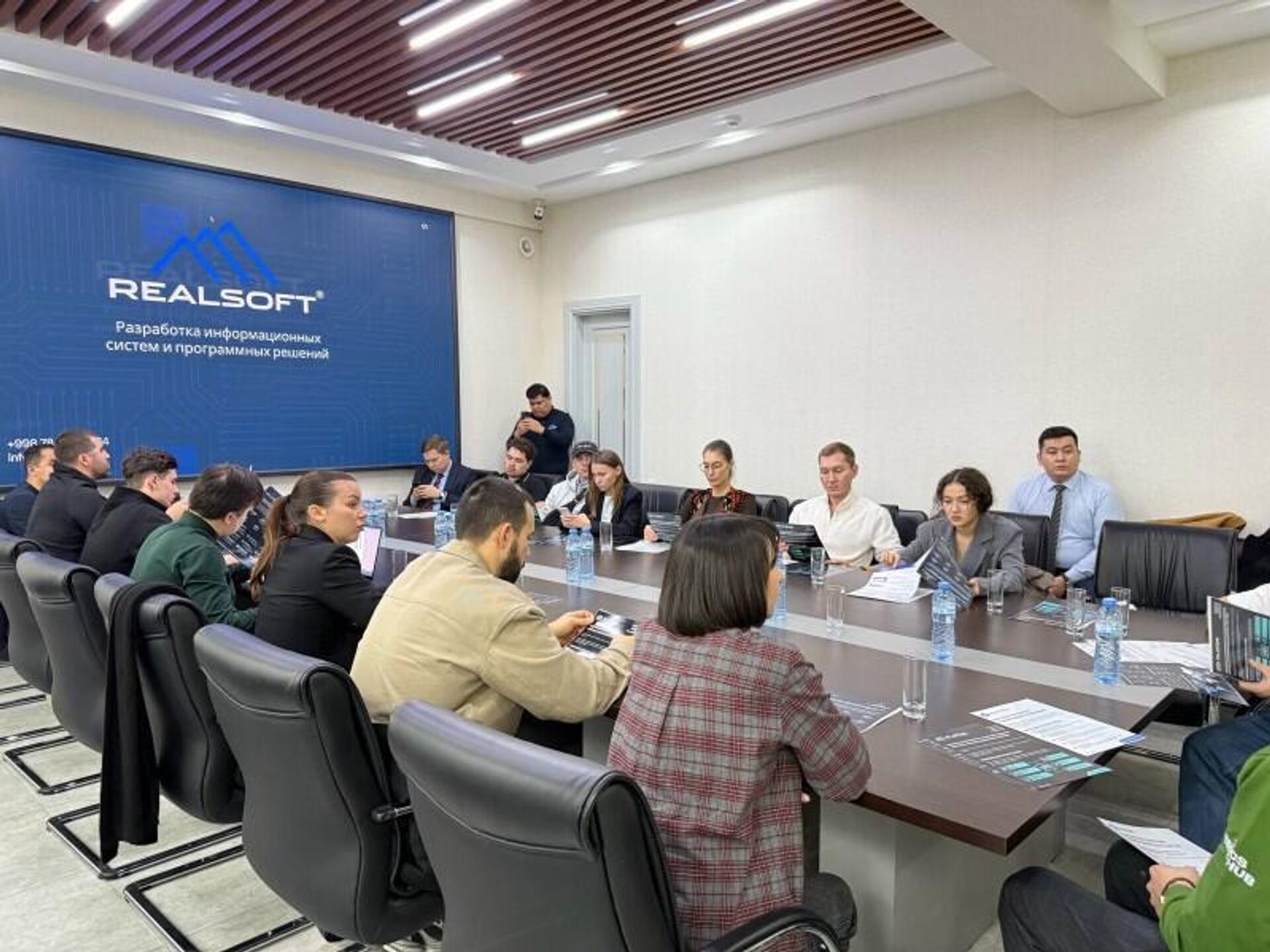 Obsujdeno sotrudnichestvo mejdu startapami IT Park Uzbekistan i Tatarstana - Sputnik O‘zbekiston, 1920, 16.12.2025