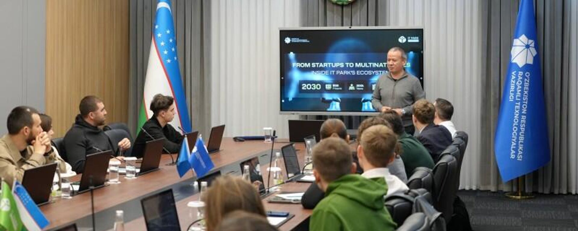 Obsujdeno sotrudnichestvo mejdu startapami IT Park Uzbekistan i Tatarstana - Sputnik O‘zbekiston, 1920, 16.12.2025